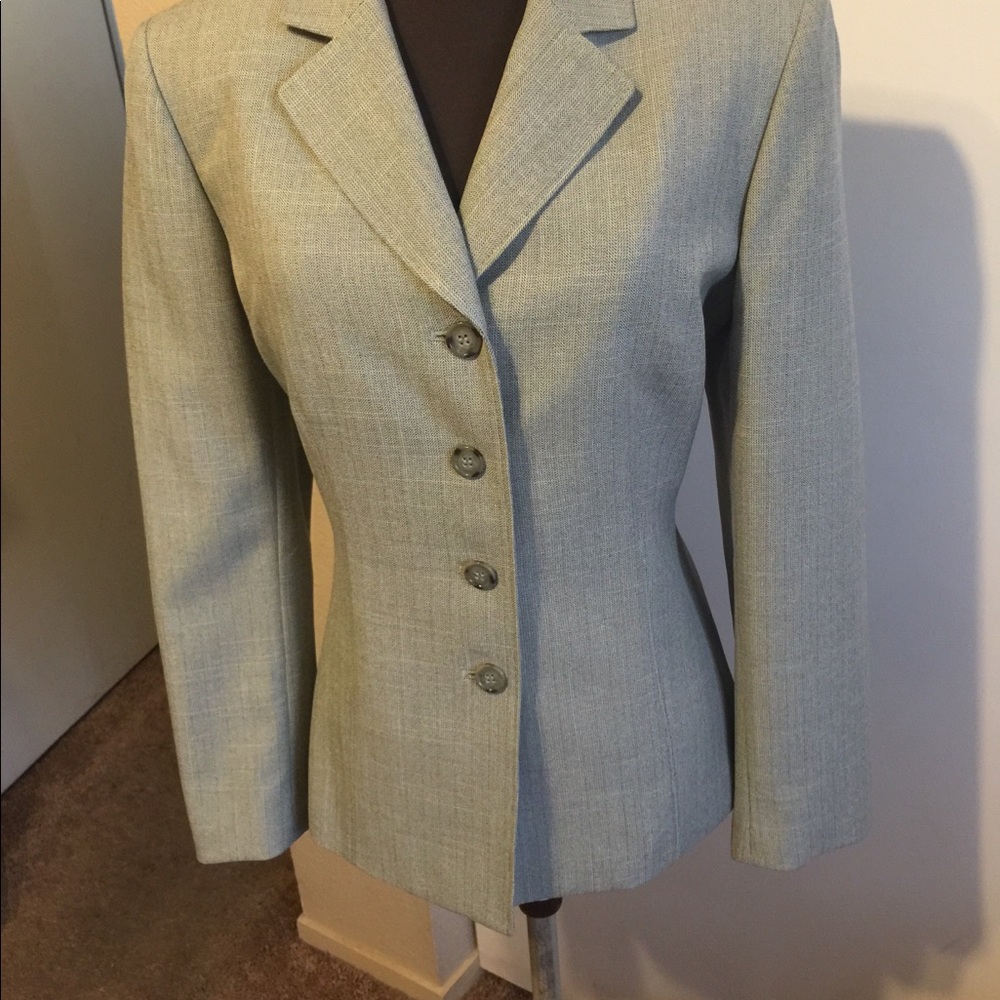Grey suit - Picture 3 of 8